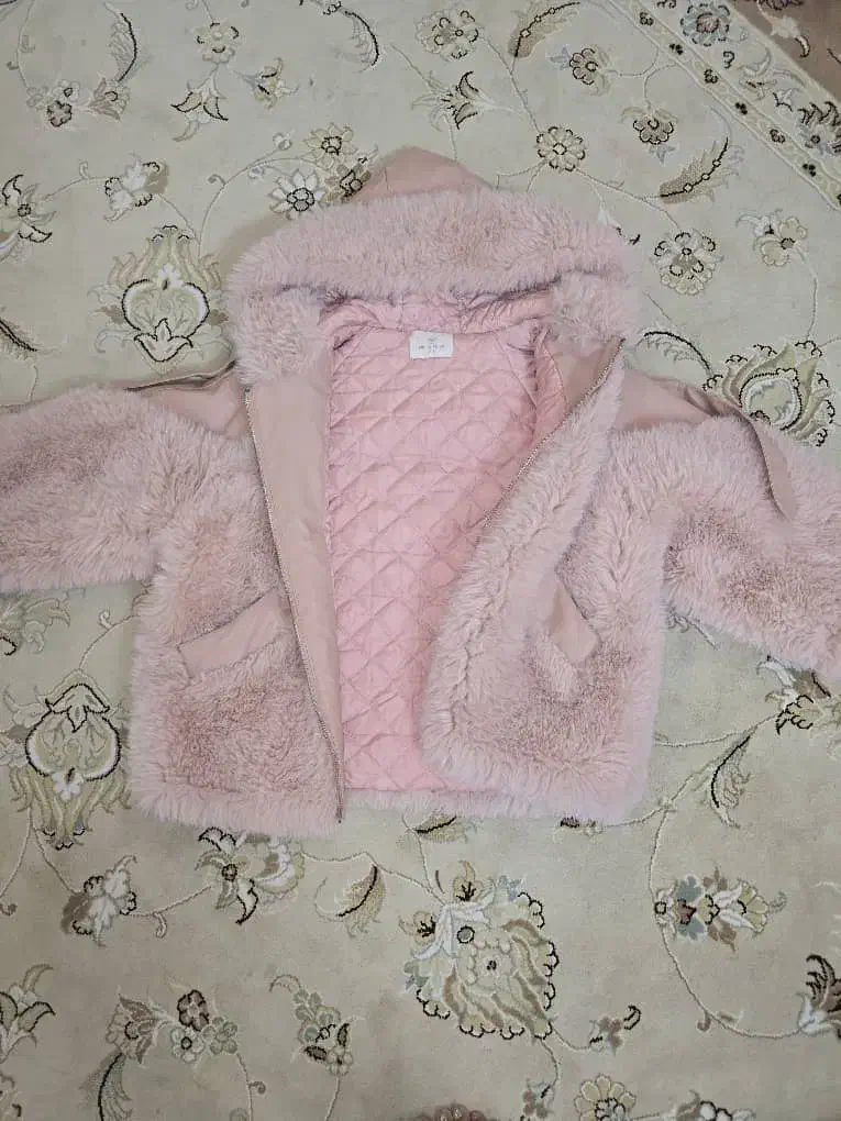 کاپشن خارجی درحد نو|کفش و لباس بچه|شاهینشهر, خانه کارگر|دیوار