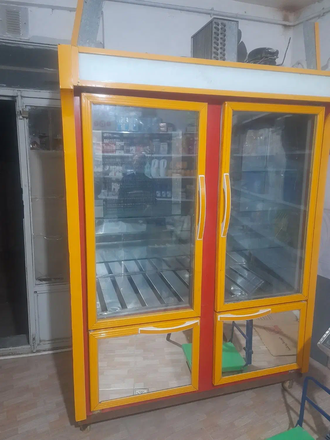 یخچال|فروشگاه و مغازه|منجوان, |دیوار