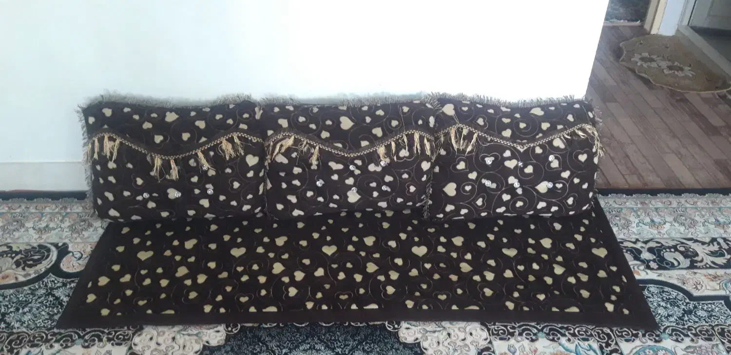 ۳ عدد پشتی|پشتی|ایذه, |دیوار