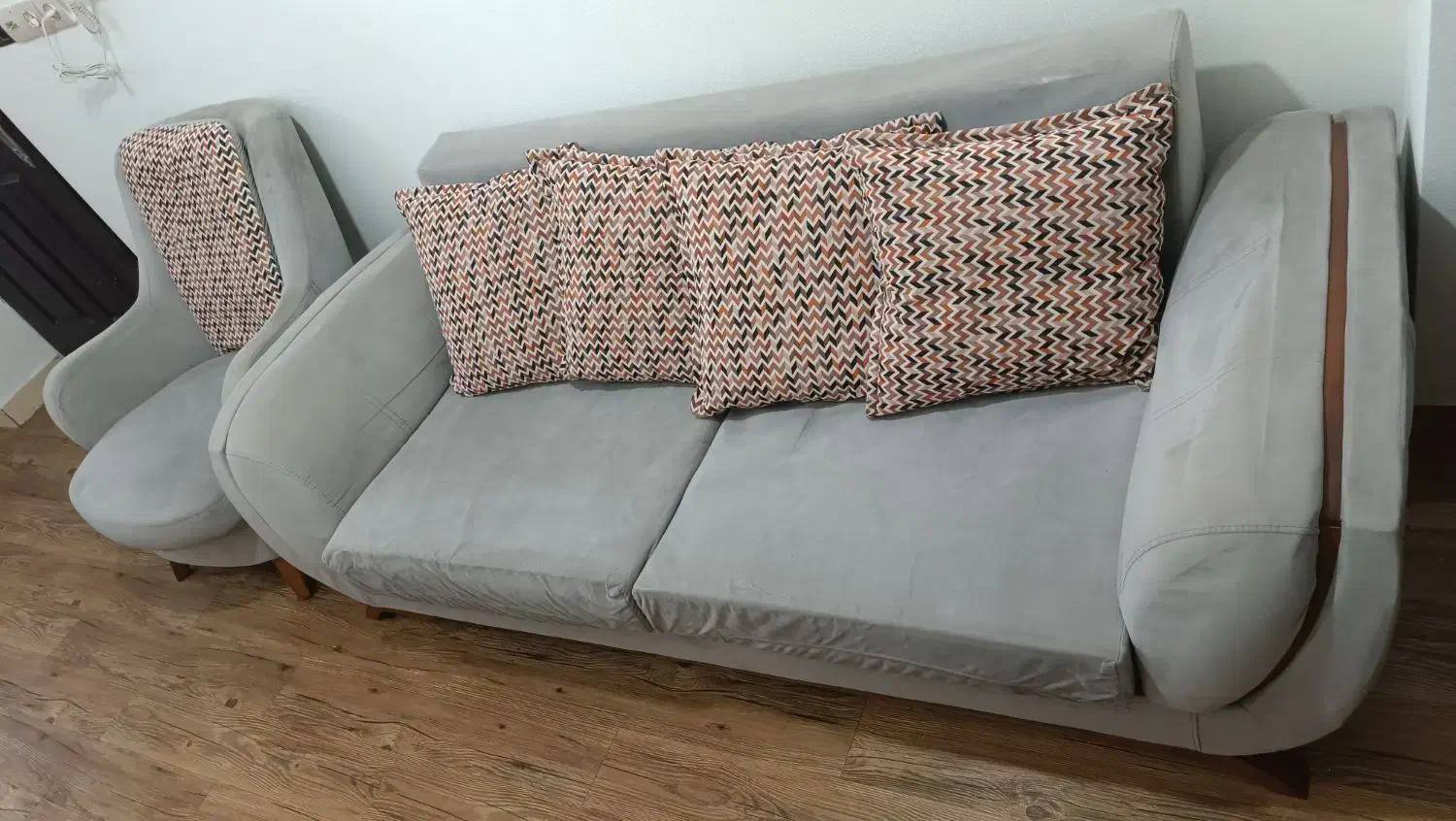 مبل ۷ نفره|مبلمان خانگی و میز عسلی|رشت, دروازه لاکان|دیوار