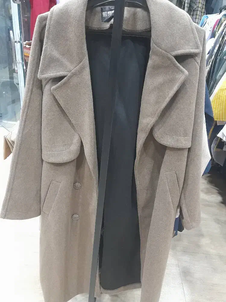 سلام پالتو ها هستند ۱۹۸۰|لباس|شهر بابک, |دیوار