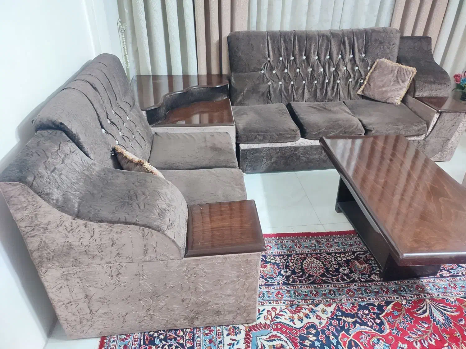 مبل ال هفت نفره کارکرده ومیزتی وی شیشه ای|مبلمان خانگی و میز عسلی|بهارستان, |دیوار