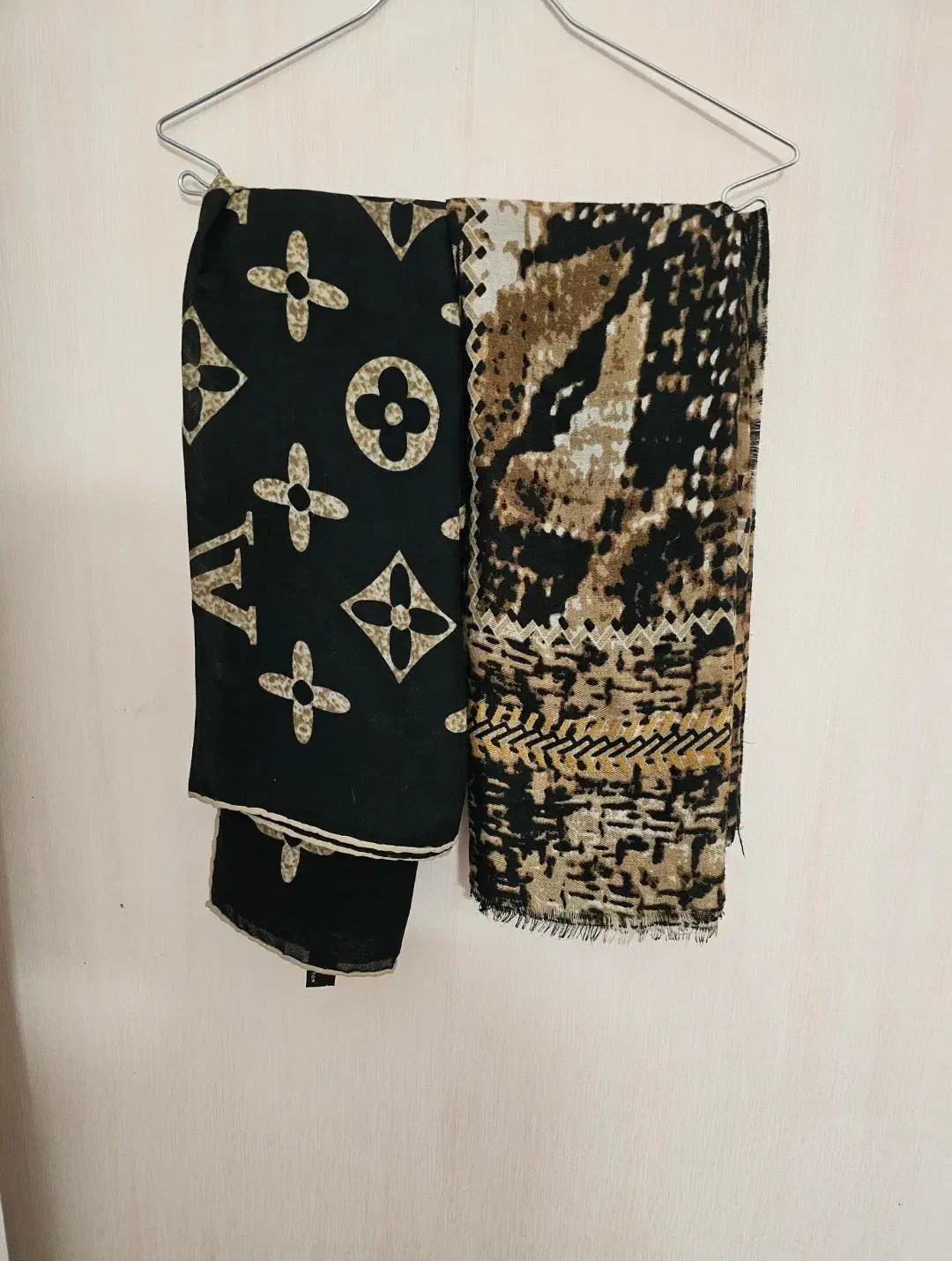 شال/روسری/کیف|لباس|اصفهان, کساره|دیوار