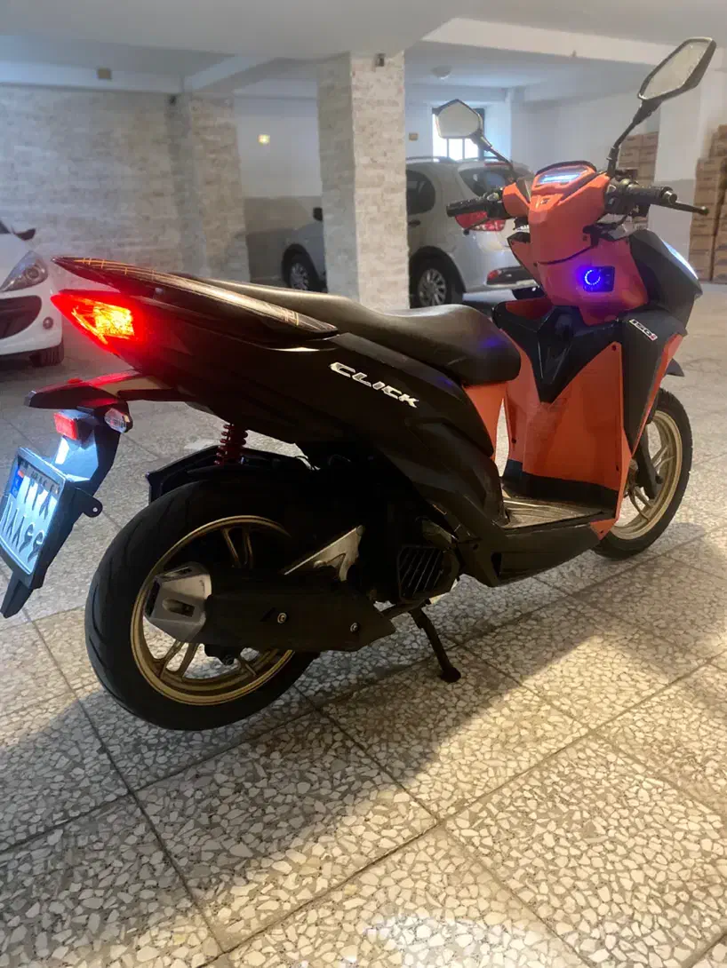 طرح کلیک ۱۵۰ مشکی طلایی مدل ۱۴۰۰|موتورسیکلت|تهران, تهرانپارس غربی|دیوار