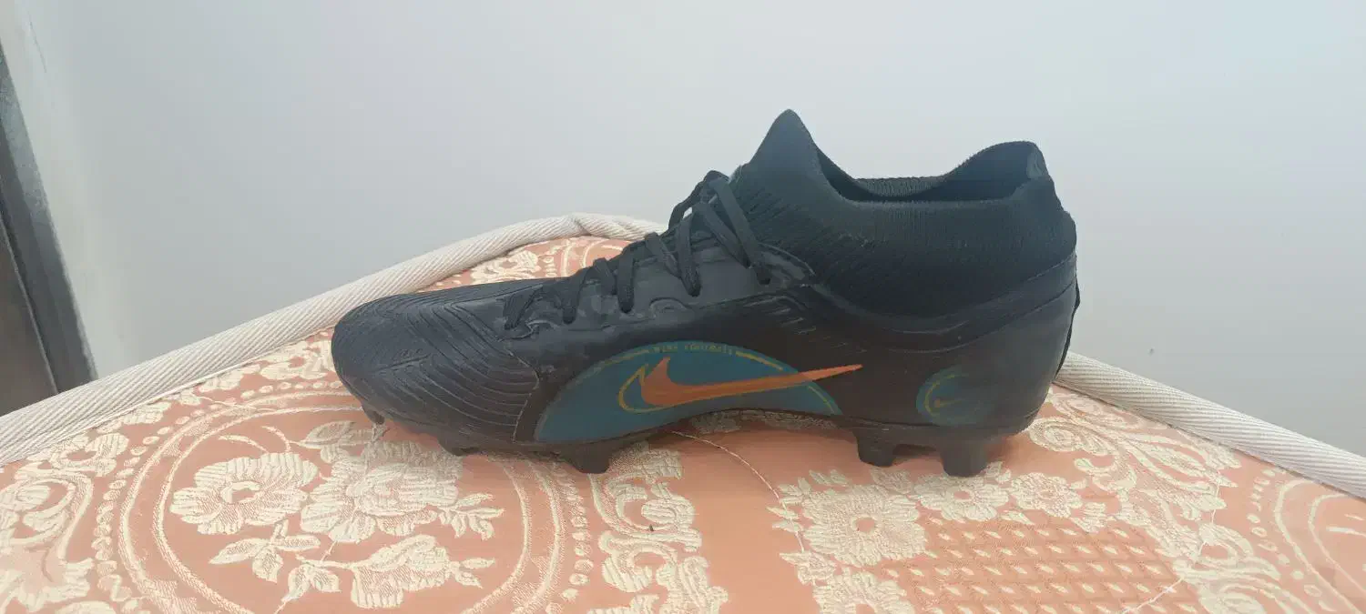 کفش فوتبال|تجهیزات ورزشی|گلبهار, شهر جدید گلبهار|دیوار