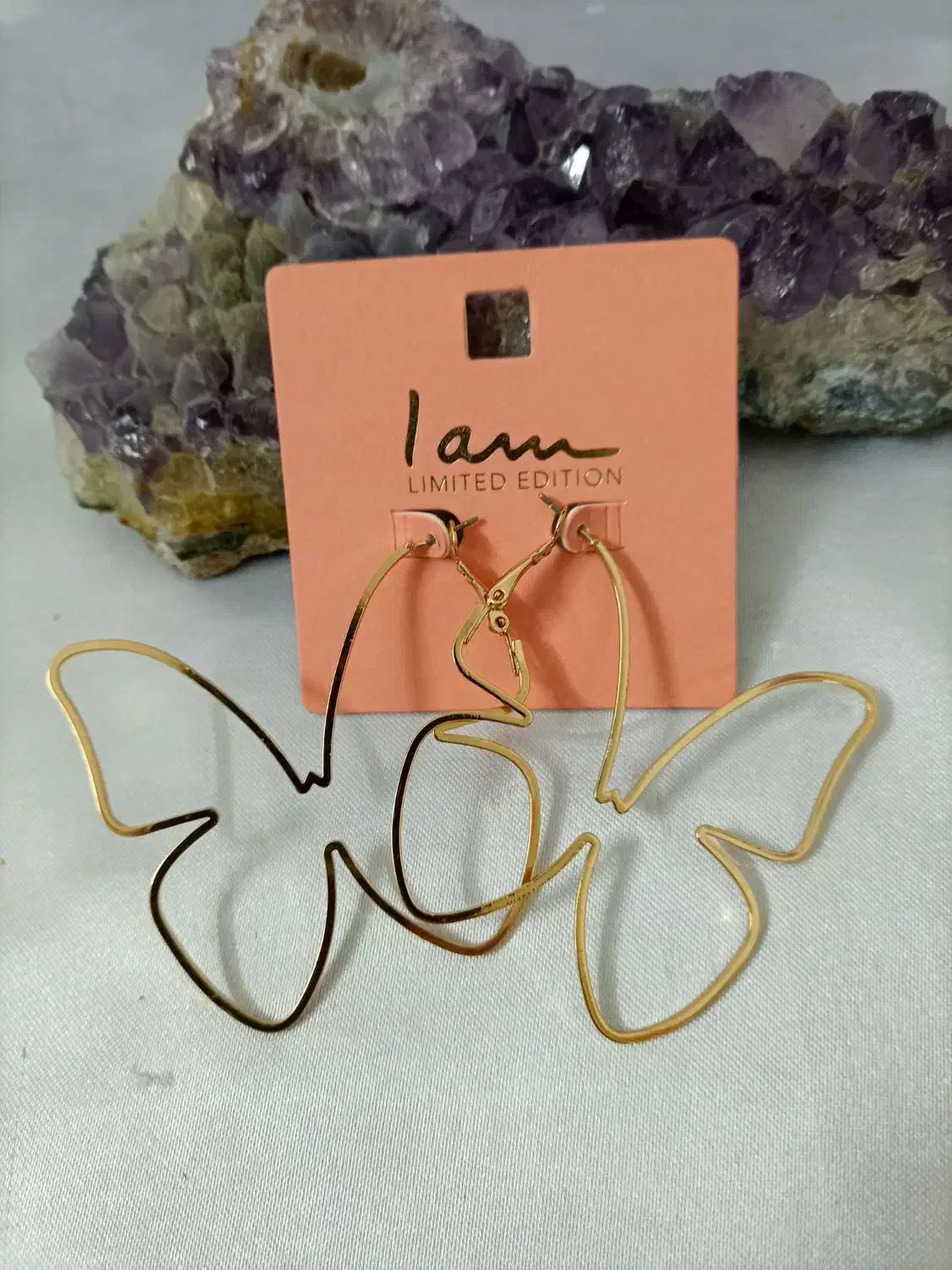 گوشوراه میخی وبزرگ|بدلیجات|مهدی شهر, |دیوار