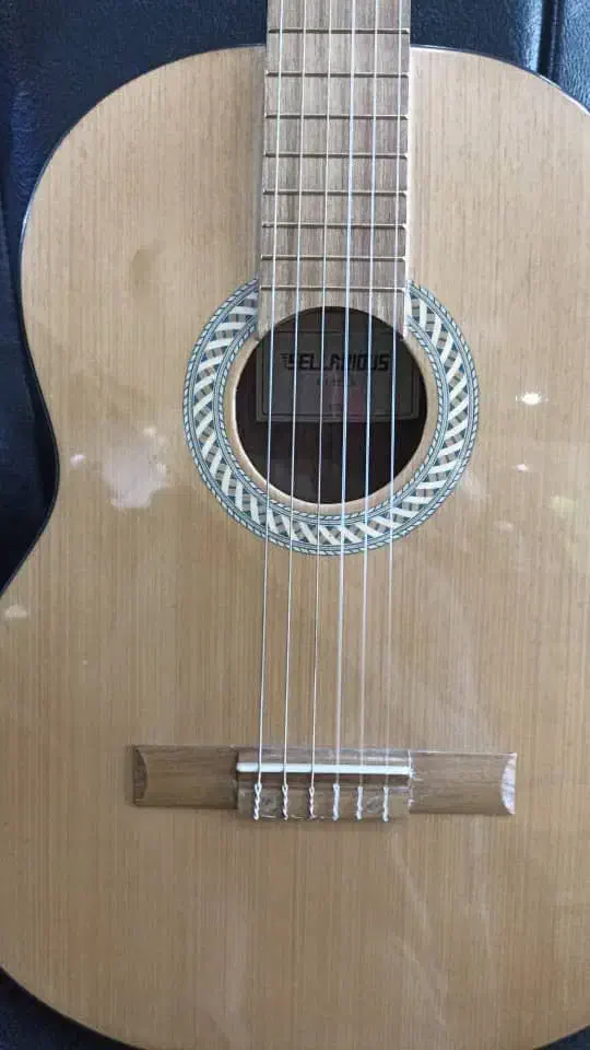 گیتار|گیتار، بیس، امپلیفایر|نور, |دیوار