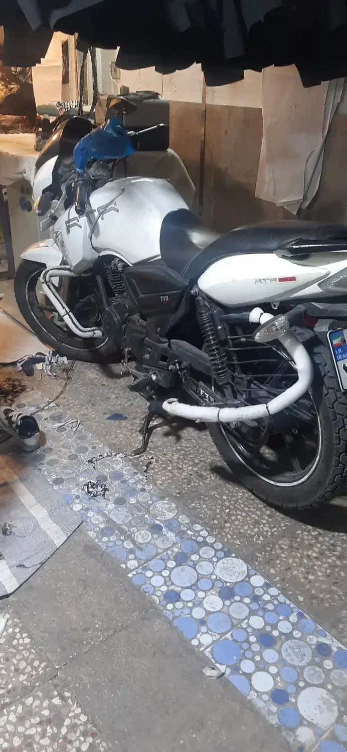 متور آپاچی سفید مدل ۸۸|موتورسیکلت|تهران, شهرک طالقانی|دیوار