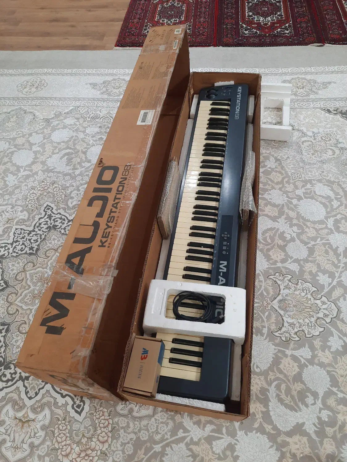 میدی کنترلر M-Audio Keystation 88 با پدال فلزی|پیانو، کیبورد، آکاردئون|زنجان, |دیوار