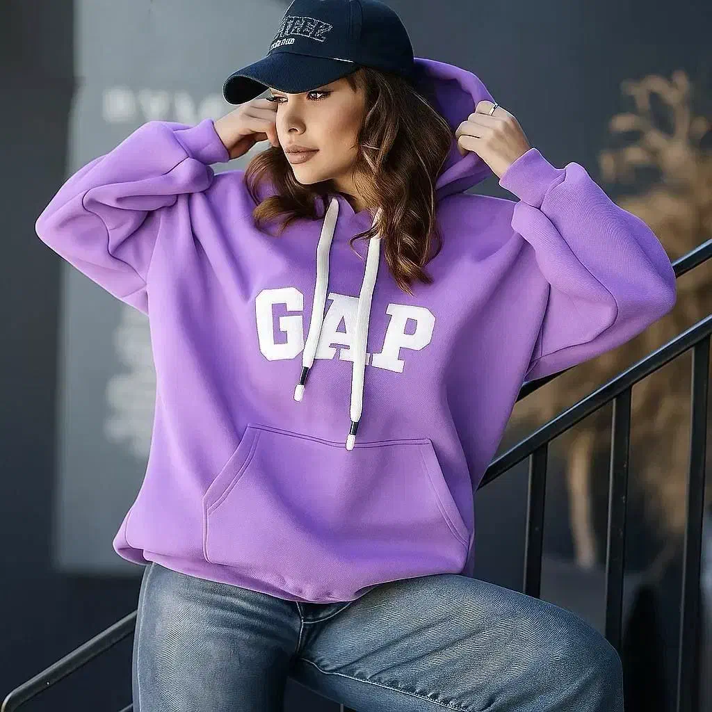 هودی ،در رنگبندی کامل|لباس|کمیجان, |دیوار