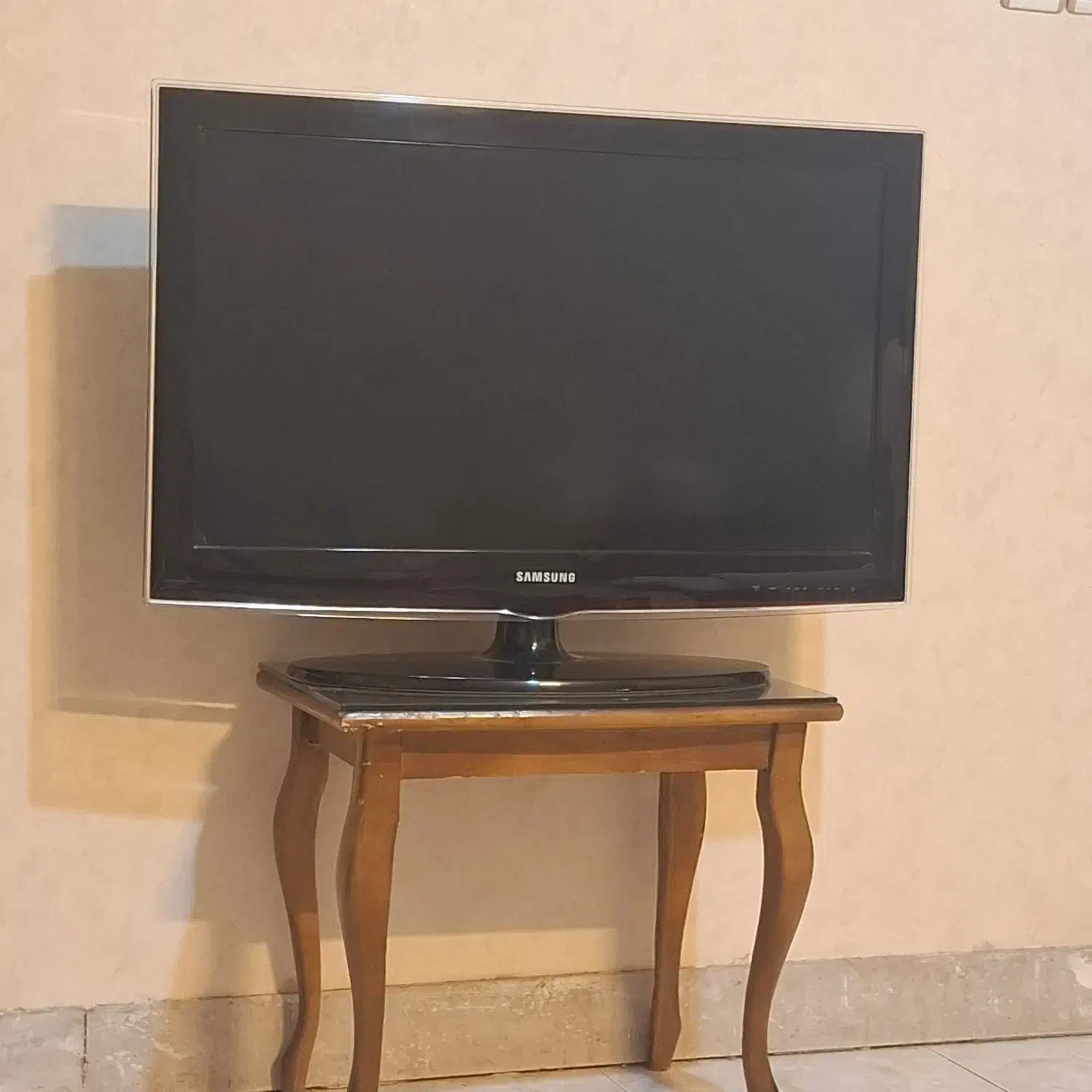 تلویزیون|تلویزیون و پروژکتور|شیراز, شهرک بهشتی|دیوار