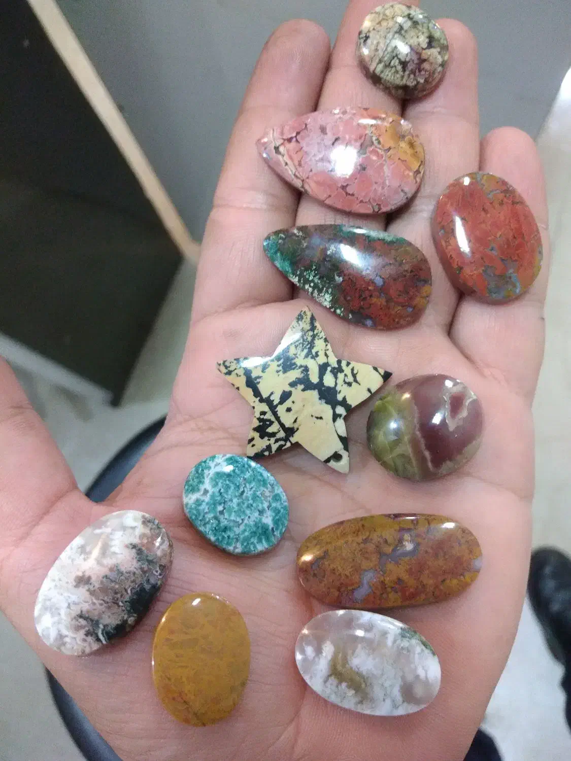 انواع نگین های زیبا|جواهرات|اندیمشک, |دیوار