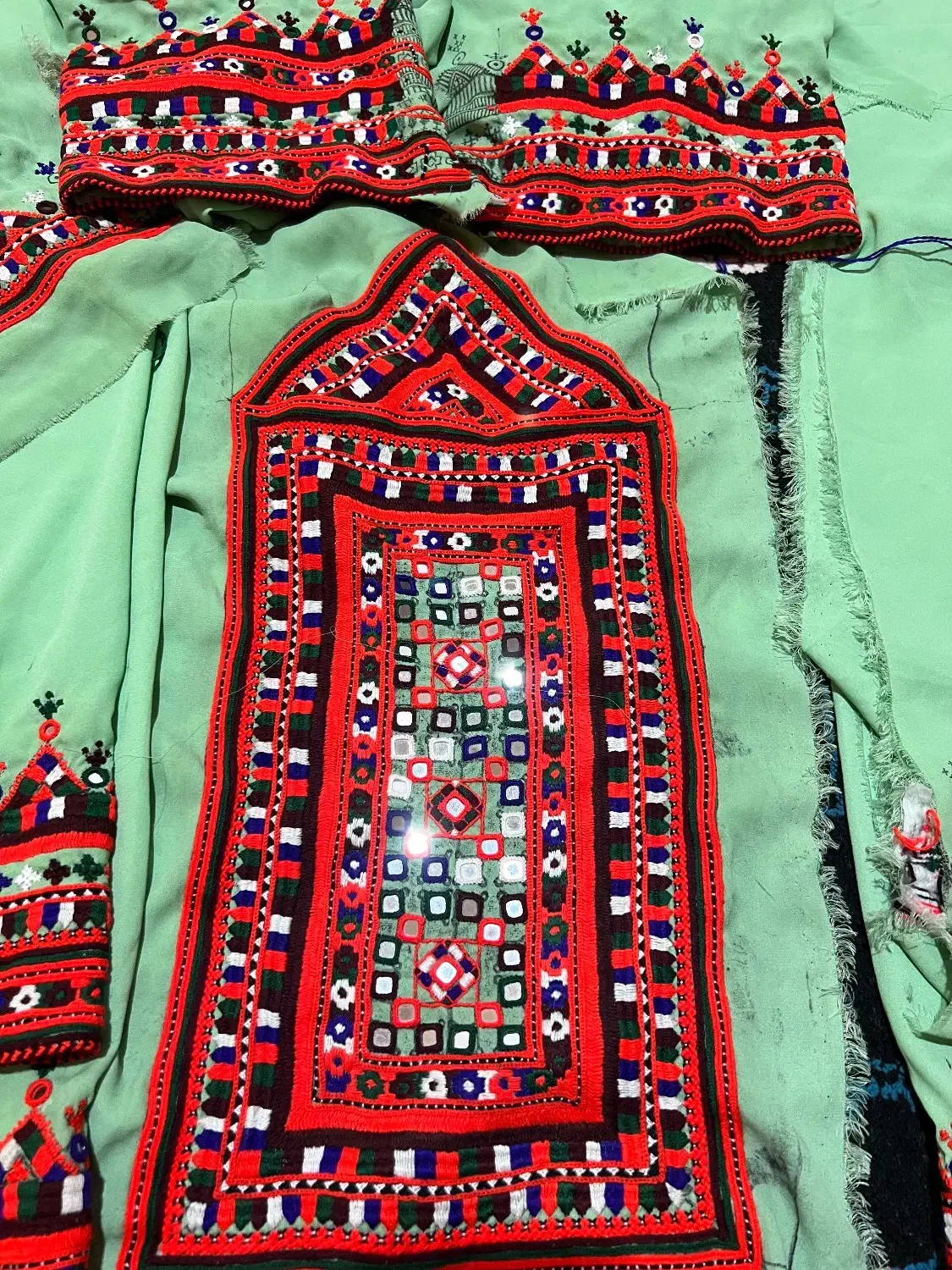 دمن دوچ|لباس|خاش, |دیوار