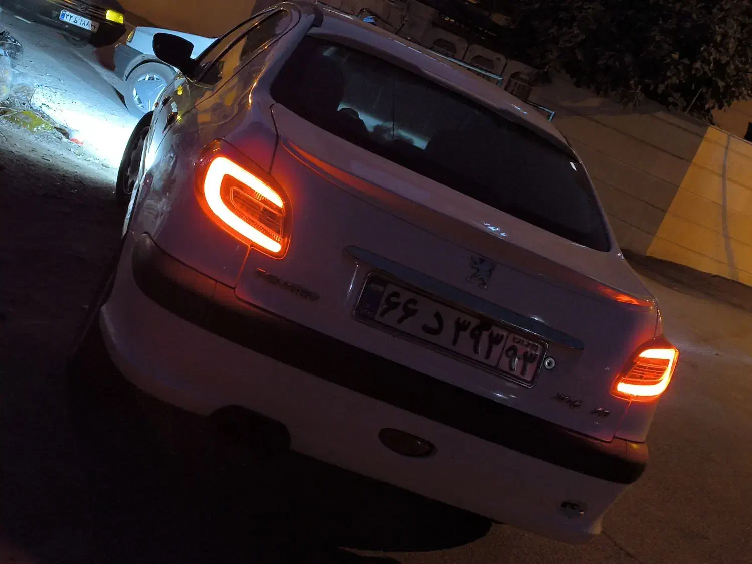 تعویض چراغ ۲۰۶مدل ۲۰۷با چراغ فابریک|قطعات یدکی و لوازم جانبی|شیراز, سعدیه شمالی|دیوار