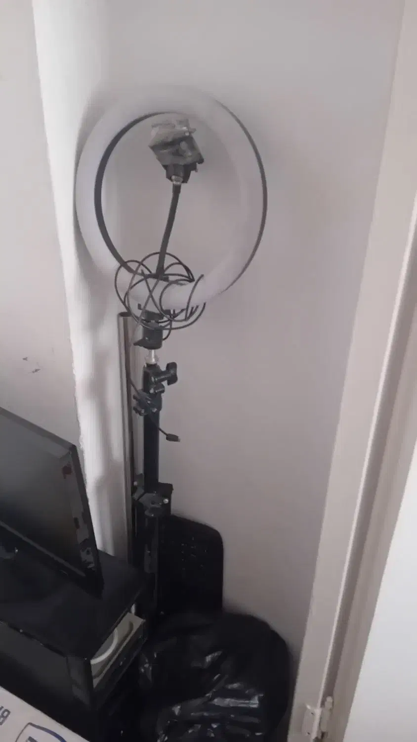 رینگ لایت|دوربین عکاسی و فیلم‌برداری|تهران, شهرک ولیعصر جنوبی|دیوار