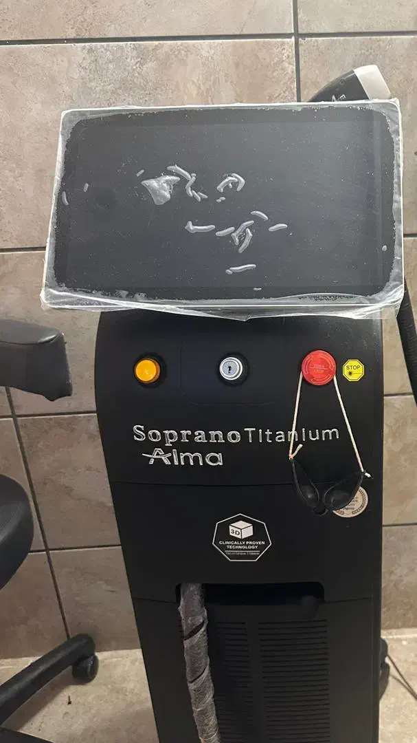 لیزر موهای زاید|خدمات آرایشگری و زیبایی|اندیشه, اندیشه فاز ۲|دیوار