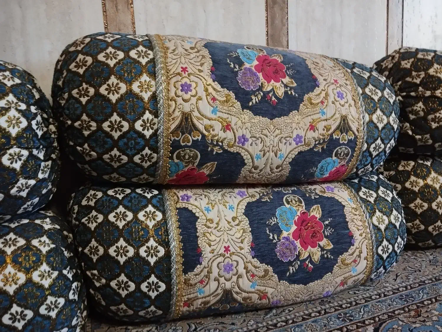 5جفت بالش|رختخواب، بالش، پتو|هیرمند, |دیوار