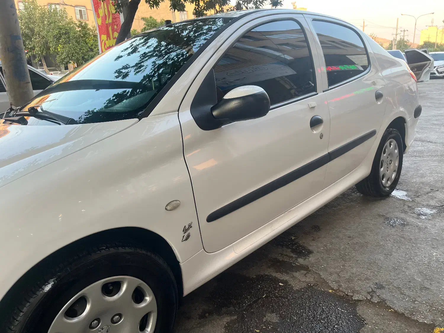 206 sd صندوقدار v8 مدل ۹۴|خودرو سواری و وانت|شیراز, آزادگان|دیوار