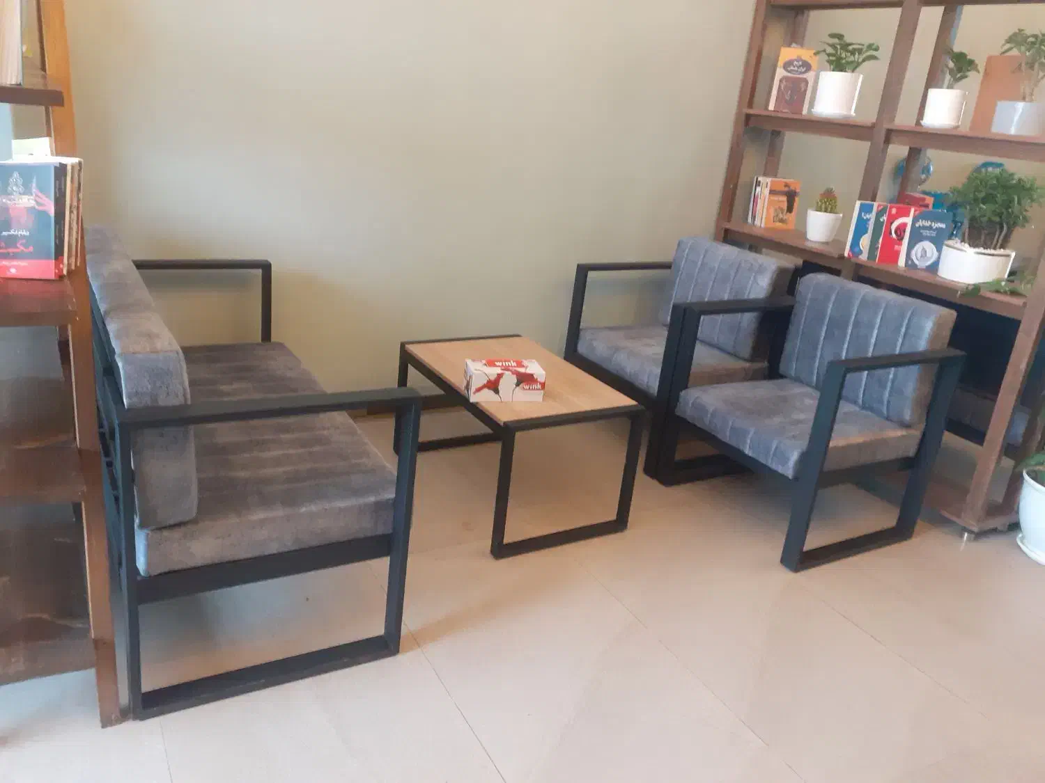 تولید انواع مبلمان فلزی خانگی ،اداری ،تجهیز کافه|مبلمان خانگی و میز عسلی|سنندج, |دیوار