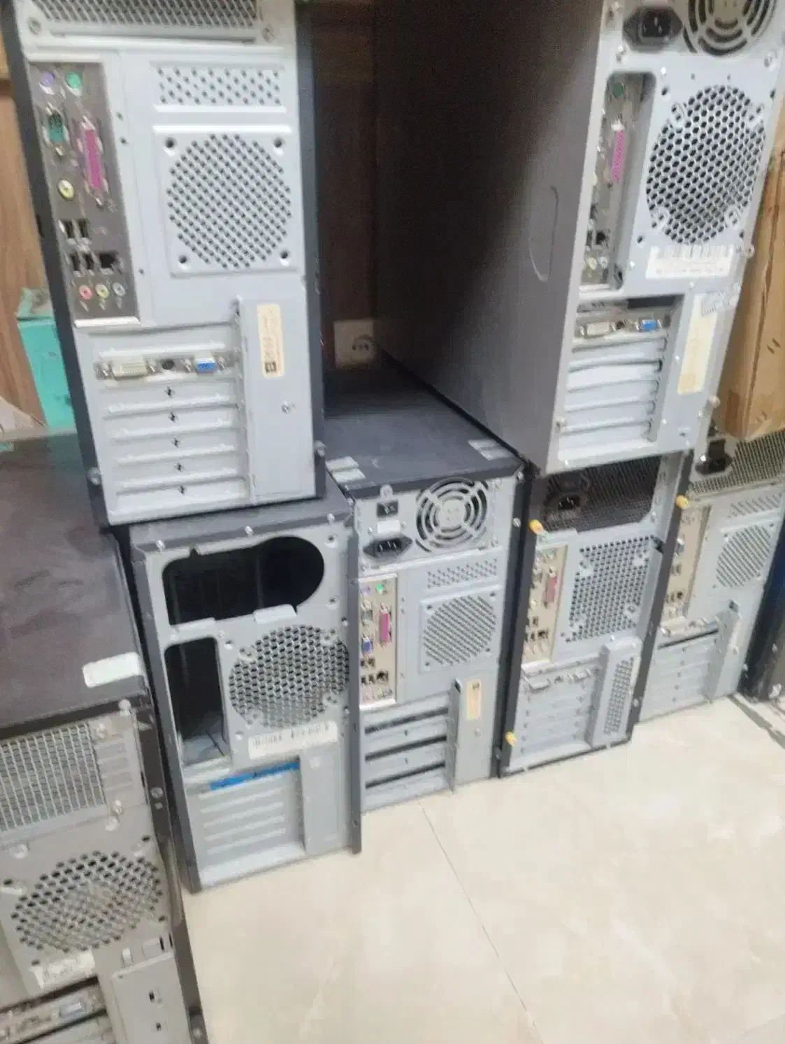 جمع آوری ‌وخرید کیس و مانیتور های سوخته و قدیمی|قطعات و لوازم جانبی رایانه|دزفول, |دیوار