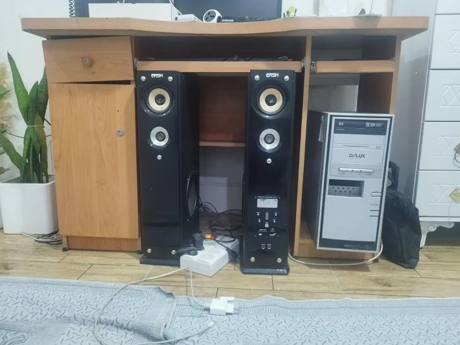 میز کامپیوتر|میز تحریر و کامپیوتر|قم, ولیعصر|دیوار