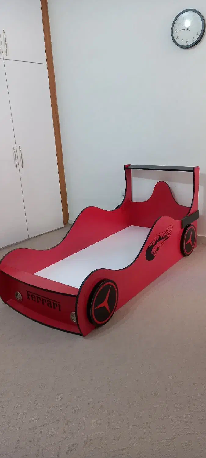 تختخواب تمیز در حد نو به ابعاد ۱مترو ۸۰ در ۸۰|تخت و سرویس خواب|ایلام, |دیوار