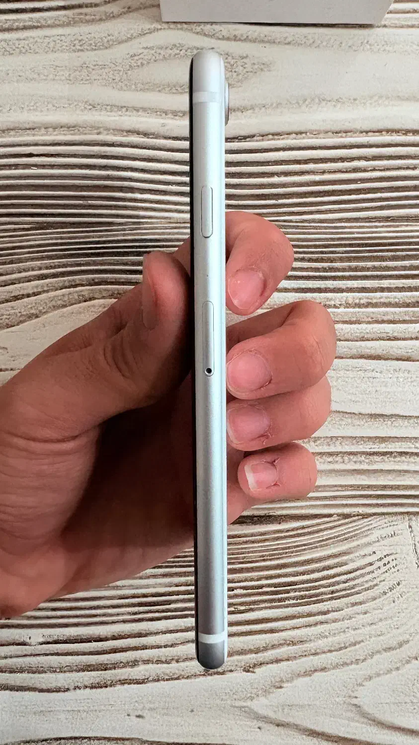 ایفون SE 2020|موبایل|مشهد, دانشجو|دیوار