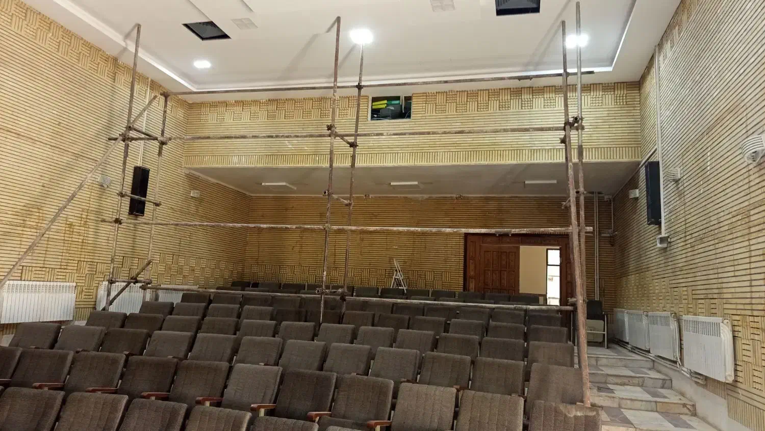 داربست فلزی اهورا|خدمات پیشه و مهارت|اسلام‌‌آباد غرب, |دیوار