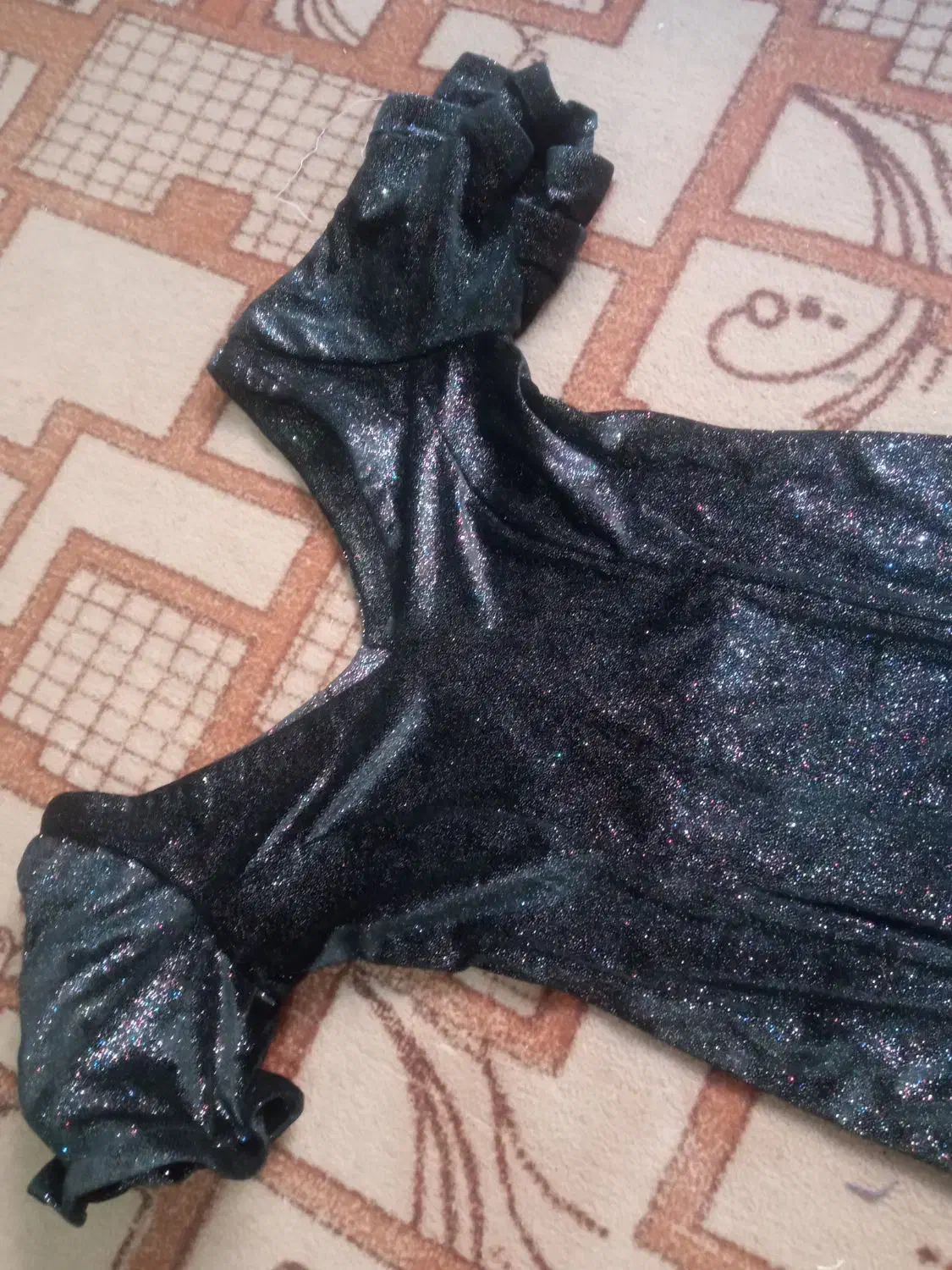 پیراهن مجلسی زنانه|لباس|تربت جام, میان جام|دیوار