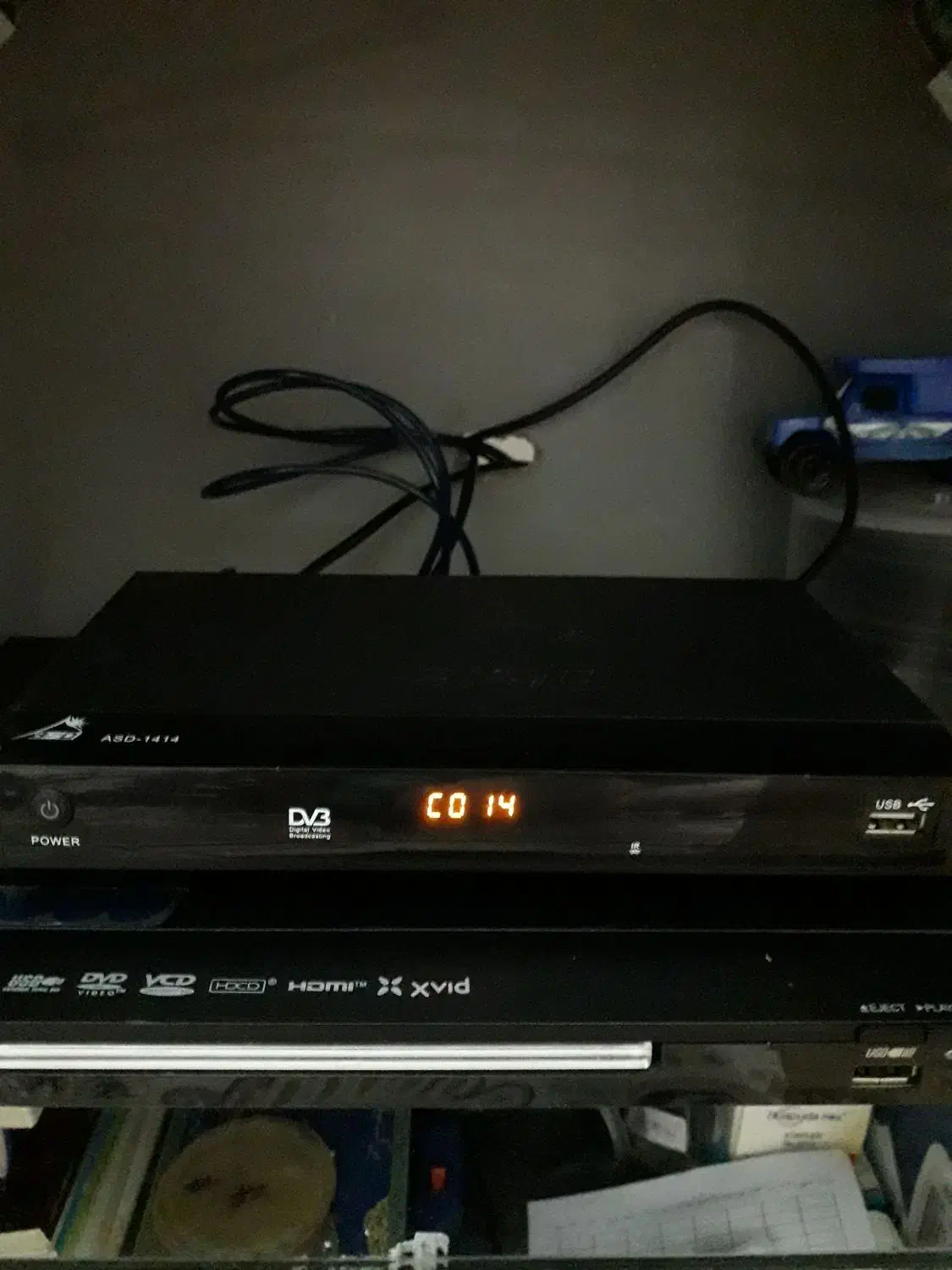 تلویزیون LG به همراه میز آلومینیوم|تلویزیون و پروژکتور|قم, پردیسان|دیوار