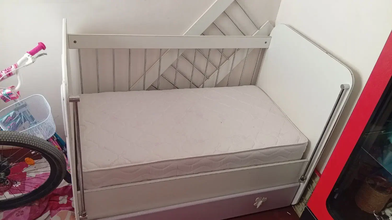 تخت کودک|تخت و صندلی بچه|گلبهار, شهر جدید گلبهار|دیوار