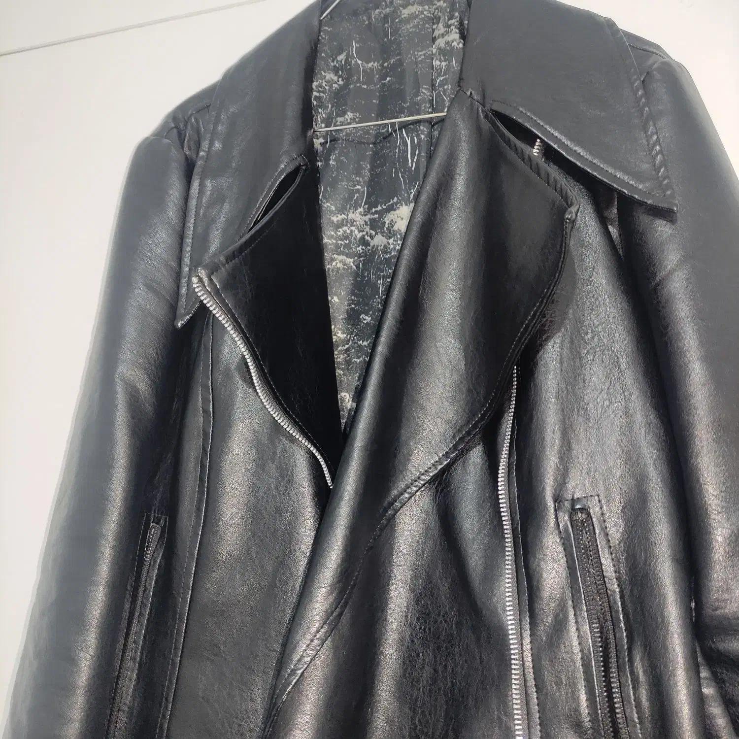 حراج کت چرم زنانه سایز ۴۲ ۴۴|حراج|ایلام, |دیوار