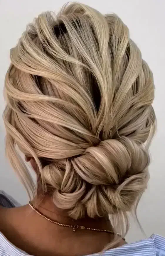 آموزش شینیون عروس وسالنی ازصفرتابازارکار(حرفه ای)|خدمات آموزشی|لاهیجان, شیشه گران|دیوار