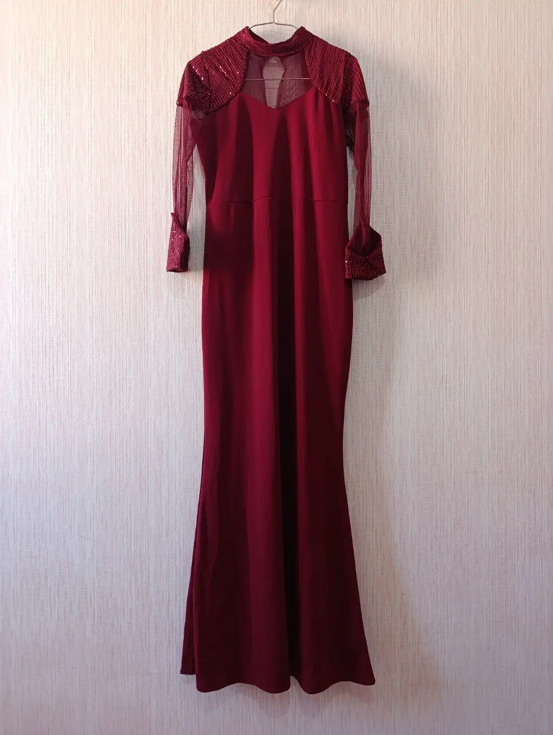 لباس مجلسی بلند|لباس|مهاجران, |دیوار