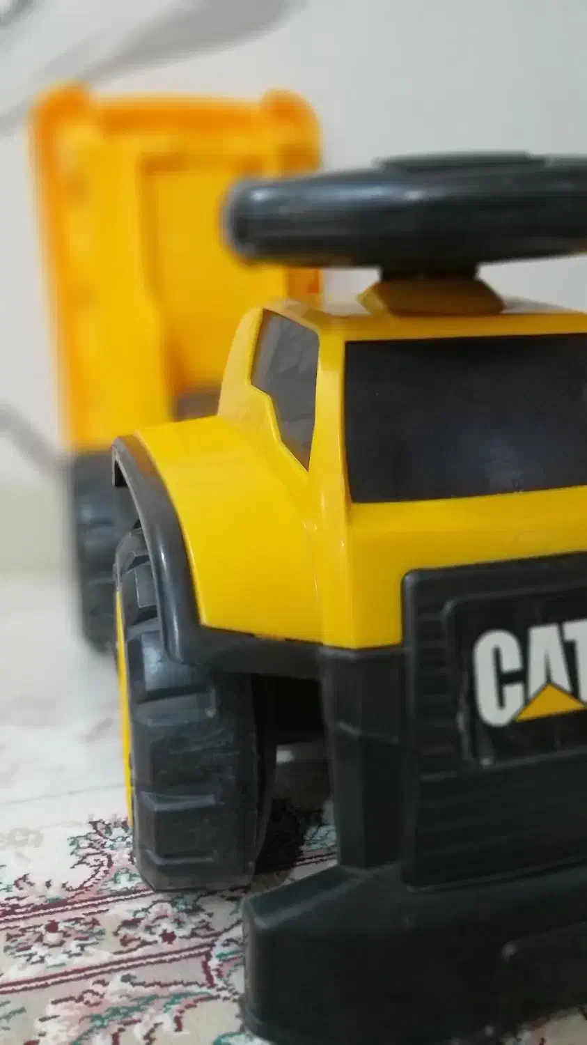 کامیون اسباب بازی طرح کاترپیلار تحمل وزن۲۰۰کیلو|اسباب‌‌بازی|نظرآباد, رسالت|دیوار