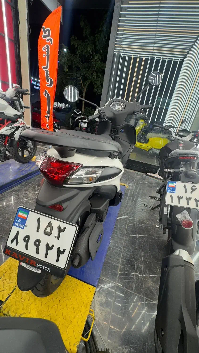 کویر پیاجینوABSموتورLibertyلیبرتی150sخریدار1402صفر|موتورسیکلت|تهران, عباس‌آباد|دیوار