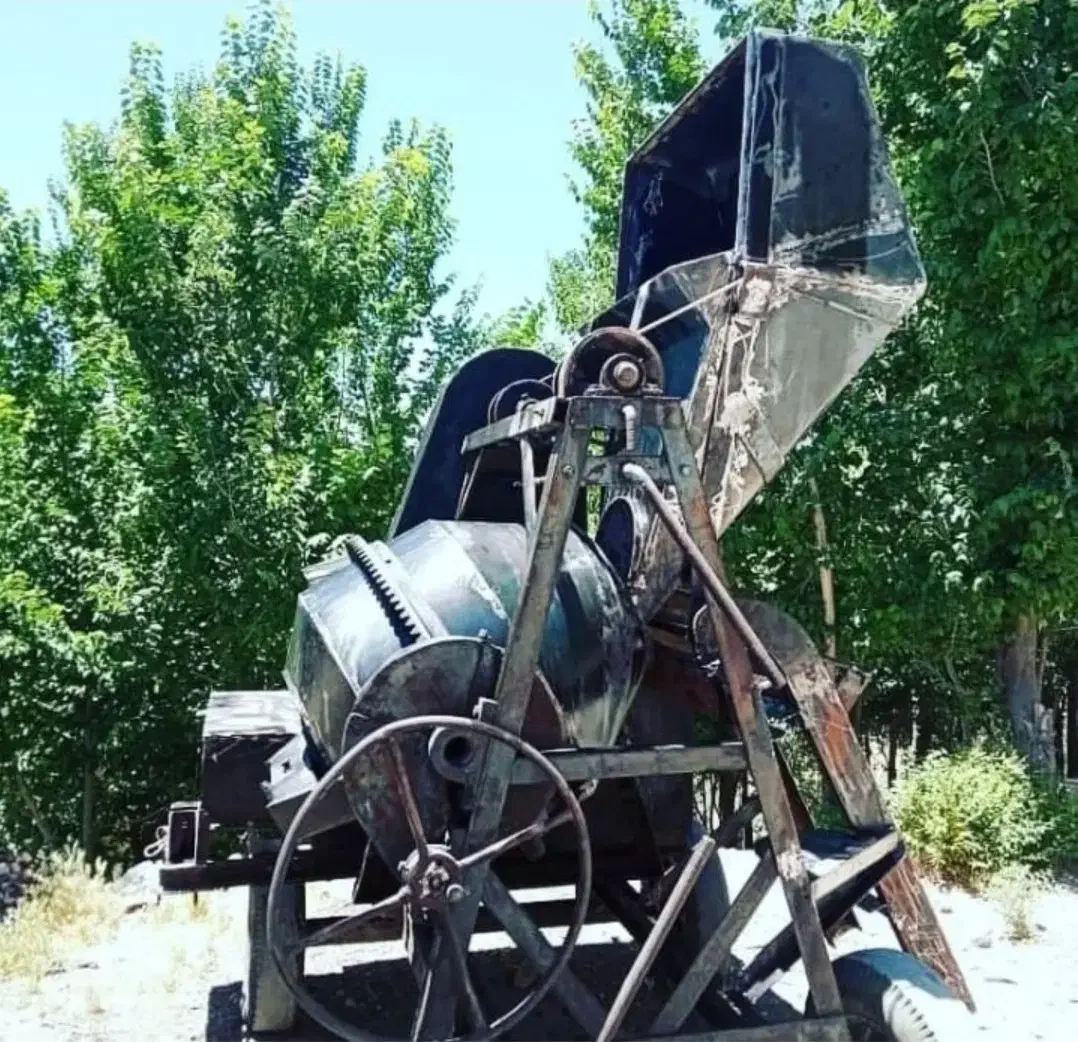 بتون ریزی با خلاطه|خدمات پیشه و مهارت|لاران, |دیوار