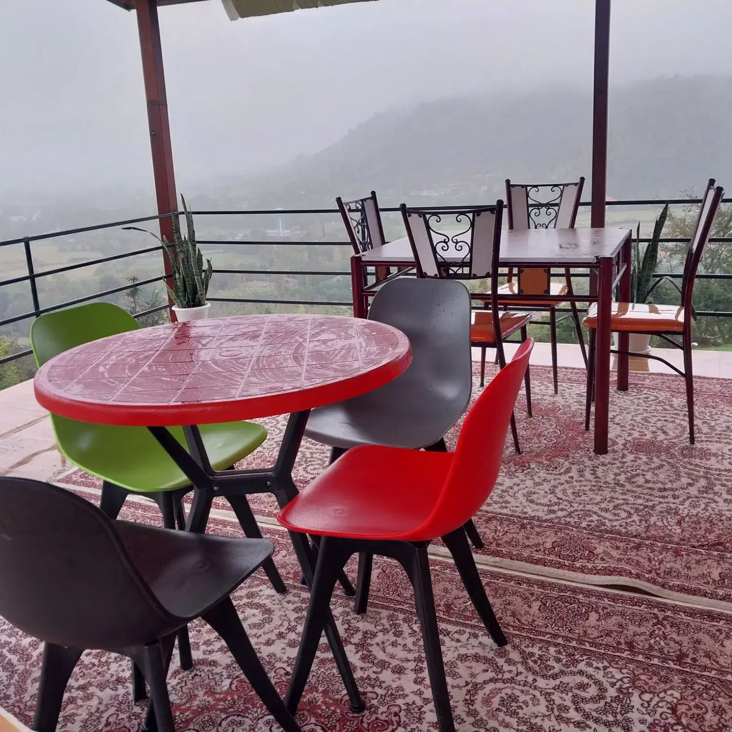 کلبه سوئیسی تو ارتفاع دل جنگل با تموم امکانات|اجارهٔ کوتاه‌مدت ویلا و باغ|ماسال, |دیوار