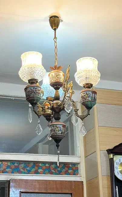 لوستر برنج کاری و قدیمی با طرح های حک شده|لوستر و چراغ آویز|گرگان, |دیوار