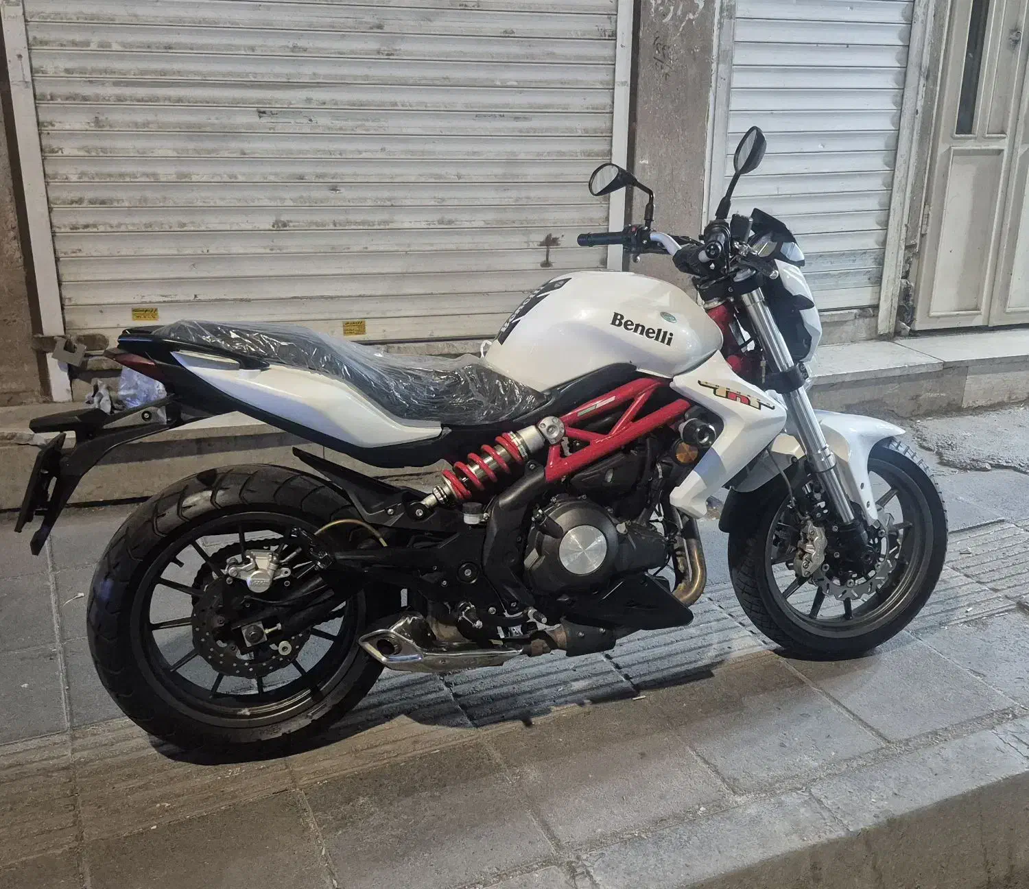 بنلی ۹۶ ۳۰۰ وارداتی در حد صفر|موتورسیکلت|قدس, شهرقدس|دیوار