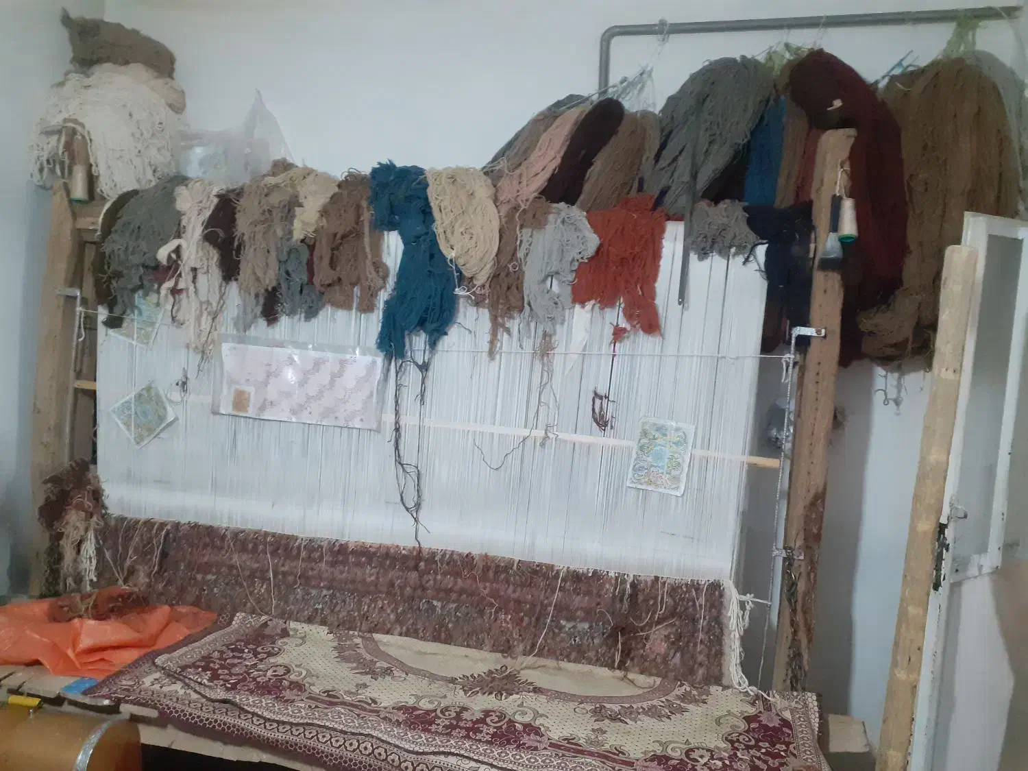 فرش نیمه کاره ۲در۳طرح ماهی رج۴۰باهمه لوازم|فرش|ارومیه, |دیوار