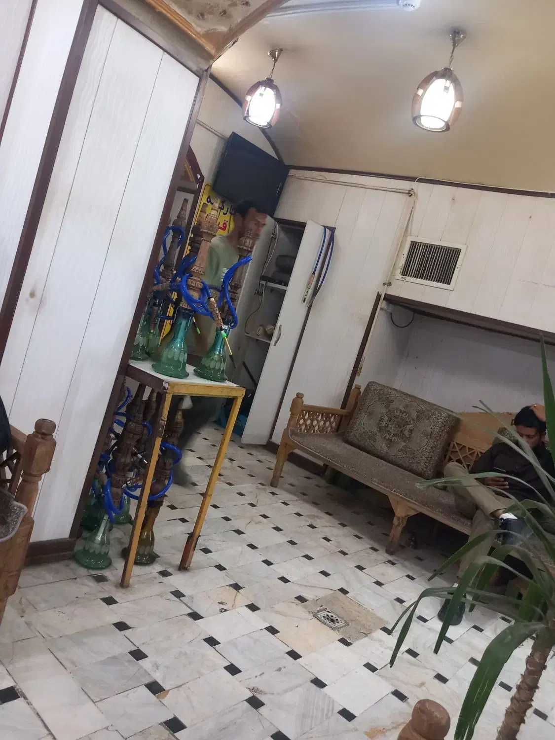 نیروی کار قهوه خانه|استخدام خدمات فروشگاه و رستوران|قم, چهار مردان|دیوار