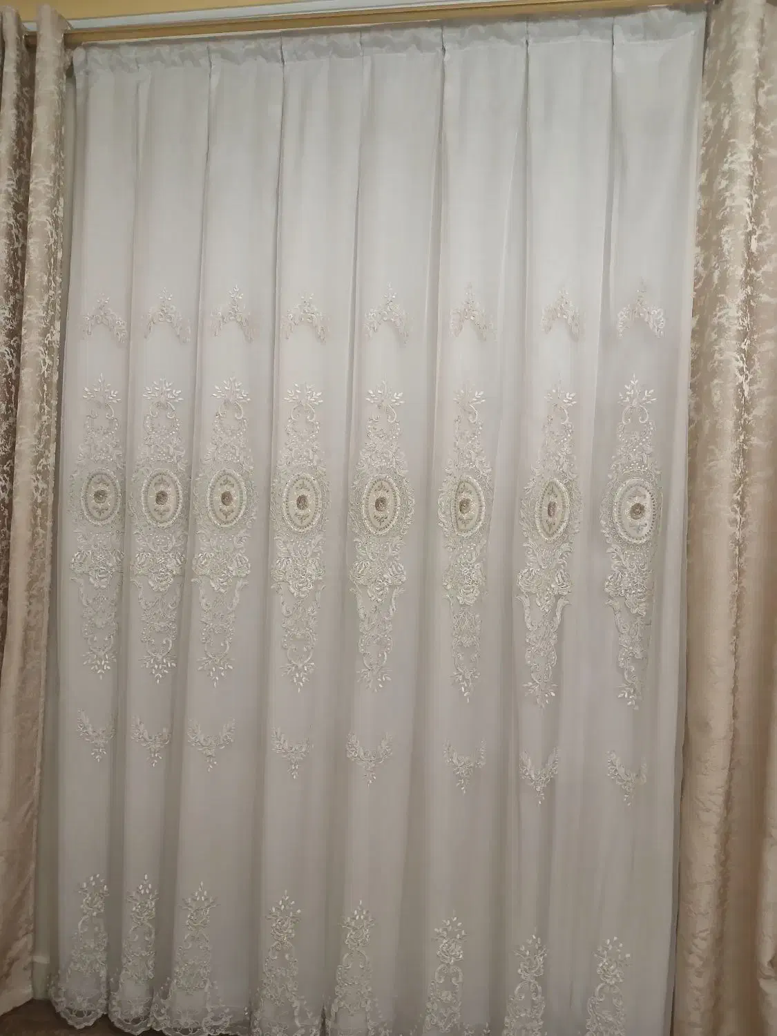 پرده|پرده، رانر، رومیزی|قدس, شهرقدس|دیوار