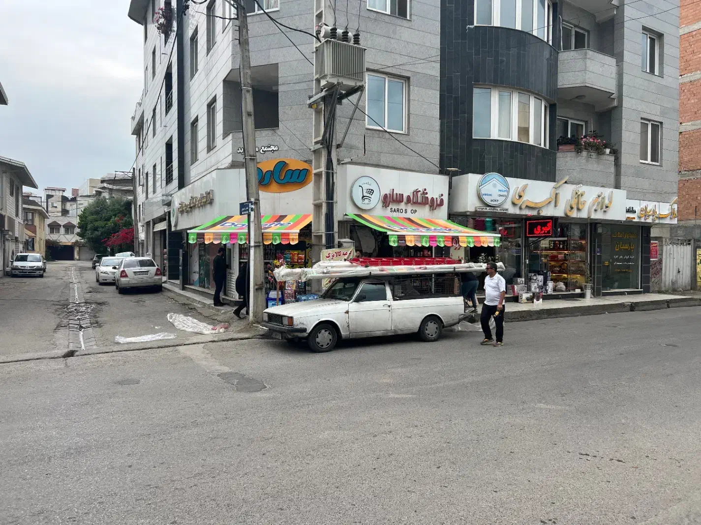 کار در فروشگاه مواد غذایی با موتور سیکلت|استخدام خدمات فروشگاه و رستوران|ساری, |دیوار