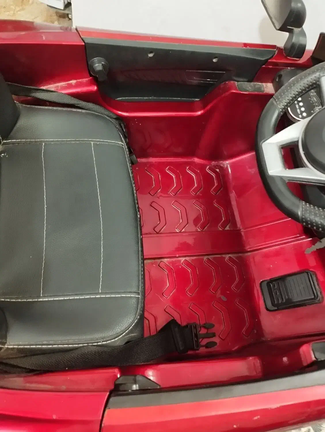 ماشین شارژی|اسباب‌‌بازی|تهران, آهنگران (سراسیاب دولاب)|دیوار