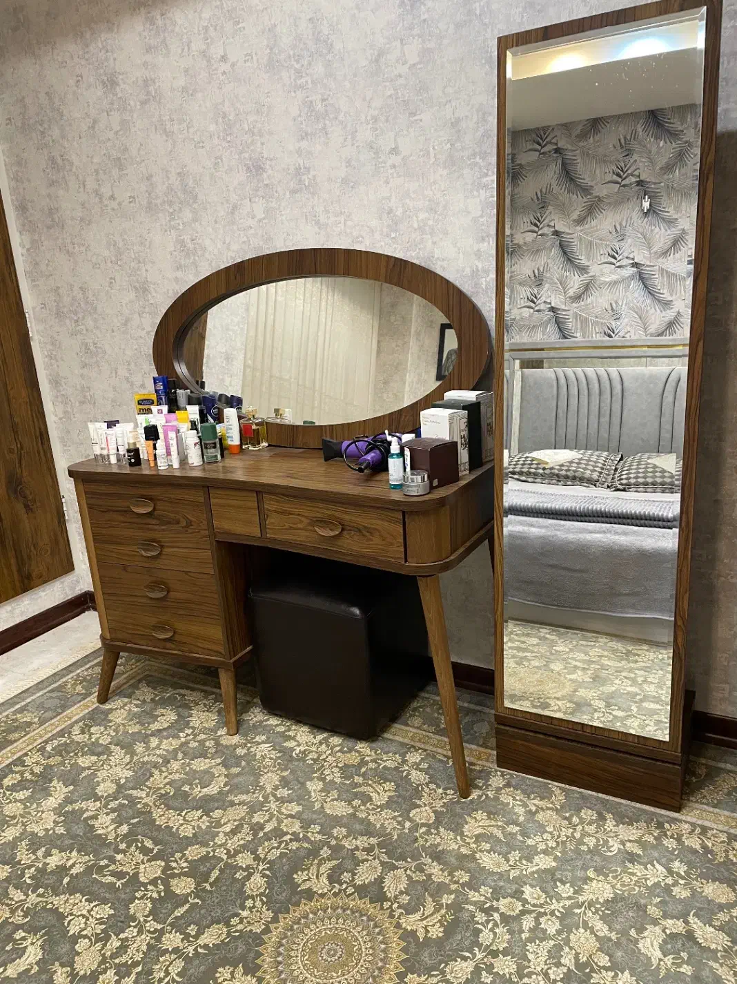 میز آرایش درحد نو|بوفه، ویترین، کنسول|یزد, |دیوار