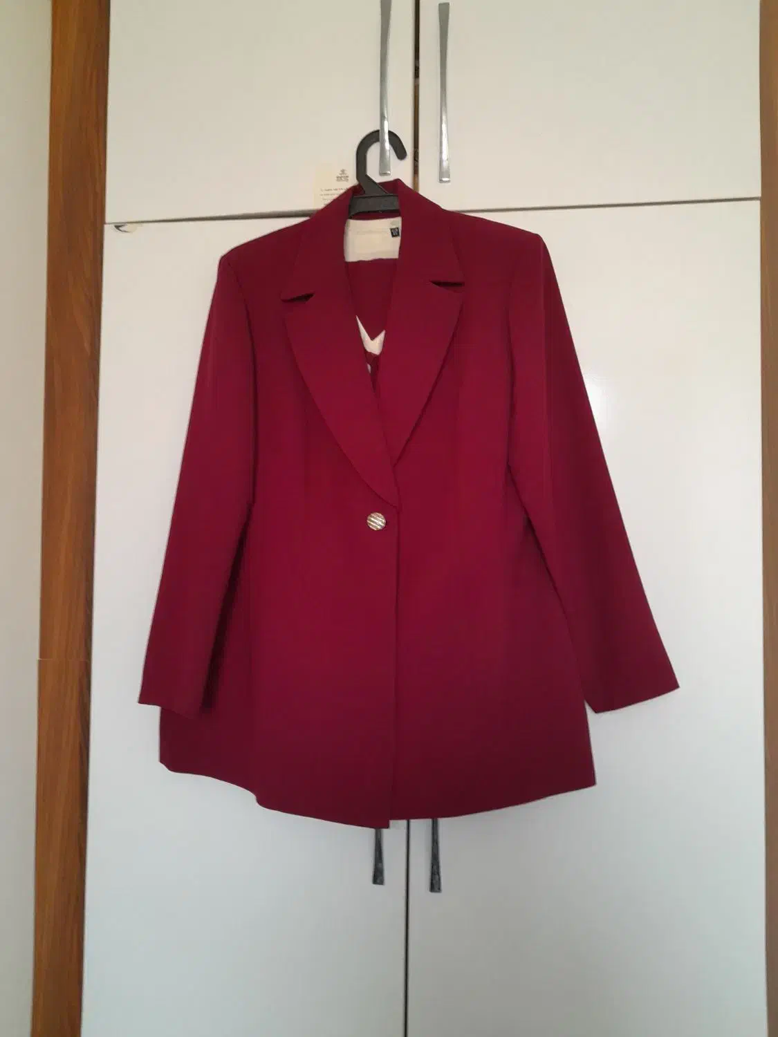 لباس مجلسی|لباس|فولادشهر, مسکن مهر فولادشهر|دیوار