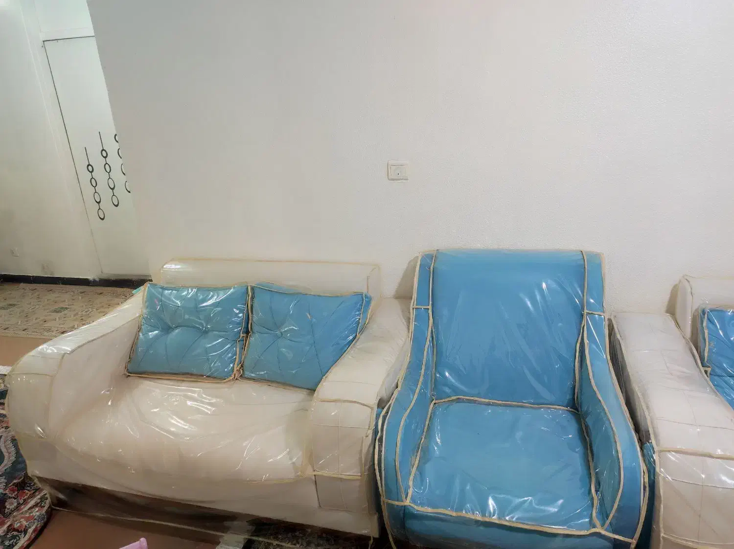 مبل کاملا نو|مبلمان خانگی و میز عسلی|شاهین‌شهر, کوی مهدیه|دیوار