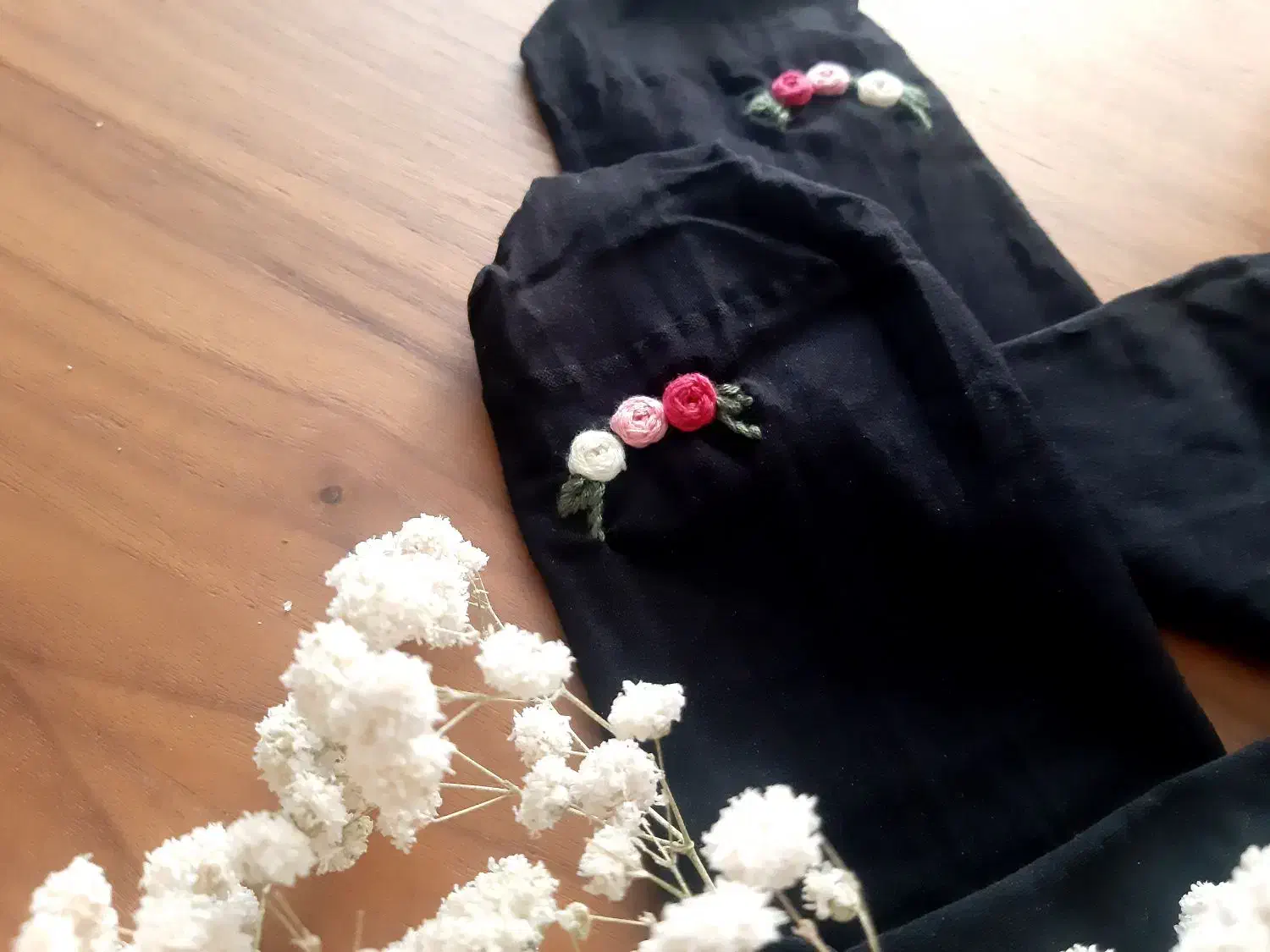 جوراب گلدوزی شده|لباس|ساوه, |دیوار