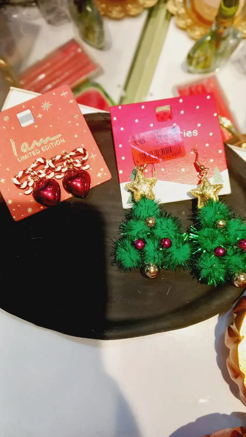 انواع اکسسوری برند در گالری هنرآذین|بدلیجات|لار, |دیوار